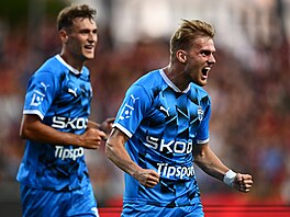 Mladoboleslavský zálo�ník Martin �ubert slaví vst�elený gól.