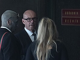Poslední rozlou�ení se zesnulým Milanem Kní�ákem v pra�ských Stra�nicích (7....