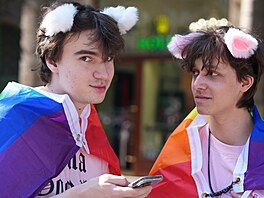Lidé p�i�li na leto�ní Prague Pride v nápaditých kostýmech. (8. srpna 2026)