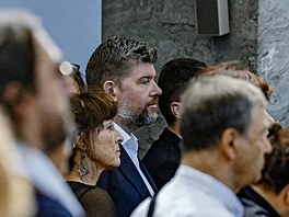 Politik Ji�í Pospí�il zd�raznil, �e na poh�eb Milana Kní�áka nep�i�el jako...