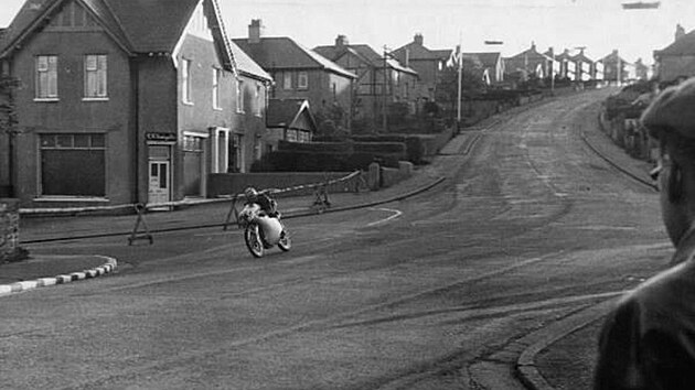 Od roku 1907 se z�vod Isle of Man TT po��t� mezi legend�rn� ud�losti sv�tov�ho motosportu.