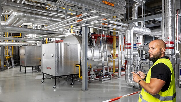 Doslou�il� energocentrum ustupuje miliardov�mu are�lu, zat�mco nov� ji� z�sobuje krajskou nemocnici energiemi.