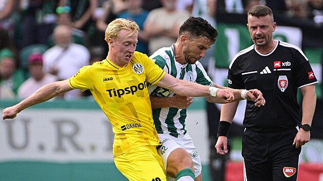 Kr�lov�hradeck� z�lo�n�k Tom Slon��k (vlevo) a Vojt�ch Smr� z Bohemians