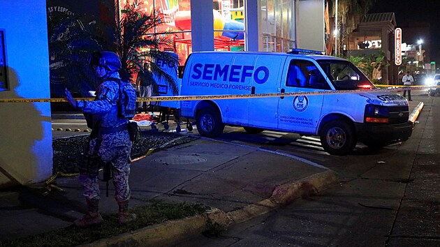 Mexick� policie a arm�da vy�et�uje vra�du influencera C�sara Gast�luma. (4. srpna 2026)