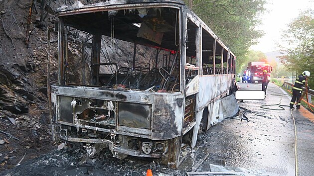 V Naho�anech se st�etl autobus s motocyklem. Ob� vozidla n�sledn� sho�ela. (4. srpna 2026)