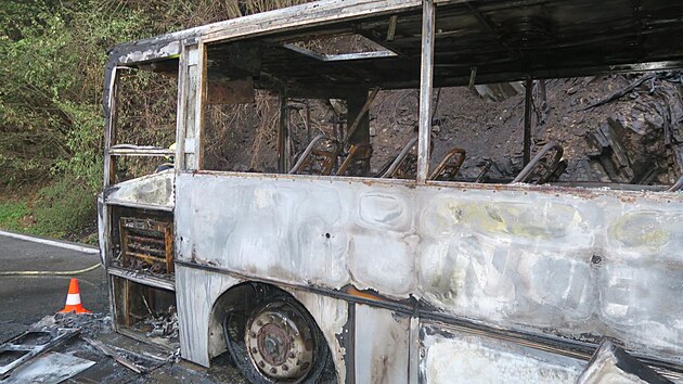 V Naho�anech se st�etl autobus s motocyklem. Ob� vozidla n�sledn� sho�ela. (4. srpna 2026)