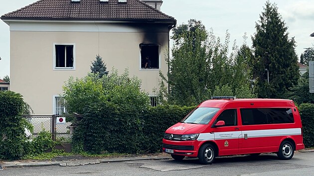 P�i no�n�m po��ru bytu v pra�sk�ch Hlubo�ep�ch zem�el jeden �lov�k. (2. srpna 2026)