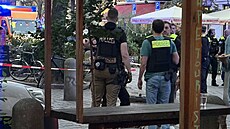 V berlínské restauraci Atlas se ozvaly t�i výst�ely. Pravd�podobn� je na míst�...