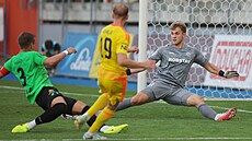 P�íbramský gólman Martin Melichar b�hem utkání s Jihlavou.