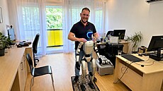 �éf inovací v OKIN Facility Martin Polepil otestoval p�es padesát úklidových robot� a humanoidy �eká do konce dekády v b�ném provozu. 