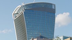 Chválu si architekt tímto projektem z ulice Fenchurch nezískal. U� o pár m�síc�...