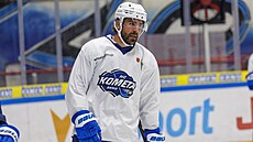 Obránce Luke Witkowski na tréninku brn�nské Komety.