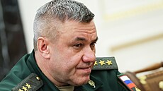 Nový velitel týlového zabezpe�ení ruské armády Valerij Solod�uk se ú�astní...