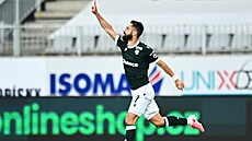 Vachtang �anturi�vili se raduje z gólu proti RFS.