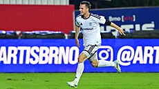Olomoucký zálo�ník Fabijan Krivak oslavuje svoji trefu.