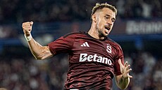 Mat�j Ryne� vsítil vyrovnávací branku Sparty proti Lyonu.