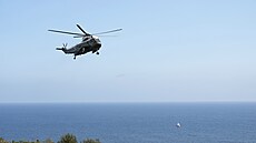Prezidentský vrtulník Marine One s Donaldem Trumpem na palub� p�ilétá ke...