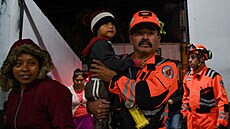 Ú�ady v Guatemale zahájily evakuaci kolem sopky Fuego. Ta za�ala chrlit lávu a...