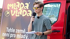 Mladá vláda Pirát� p�edstavila plán, který má pomoci lidem, kte�í bydlí v...