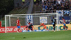 Patrik Dulay dorá�í v 61. minut� mí� do brn�nské sít� a posílá Liberec do...