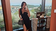 Radek Ka�párek a jeho nová partnerka si spole�n� u�ívali ve�er se sklenkou...