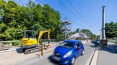 Uzavírka u Mal�ovického mostu potrápí �idi�e do p�li listopadu. (29. �ervence...
