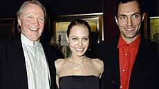 John Voight, Angelina Jolie a James Haven v New Yorku (29. �íjna 1999)