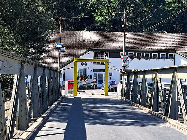 Rekonstrukce historického mostu zasáhne do fungování obce, na jeho základech postaví nový