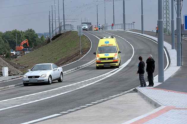 Čtyři sta lidí za 14 dní, velká vedra zabíjela. Rekordní byly i výjezdy záchranné služby