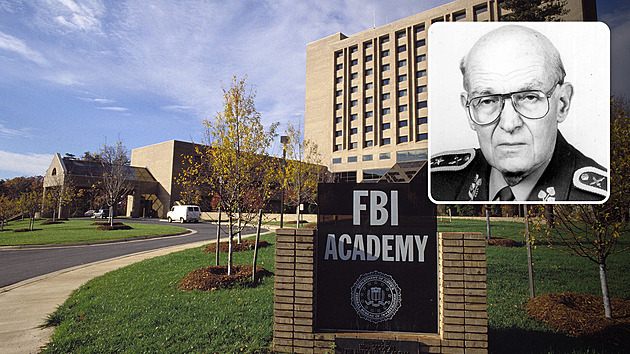 Jak Havlův šéf rozvědky zatajil a pak prohodil FBI své špiony. Aby je chránil