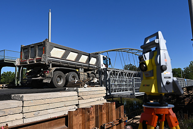 Temporary Pardubice Bridge Passes Load Test, Set to Open in September