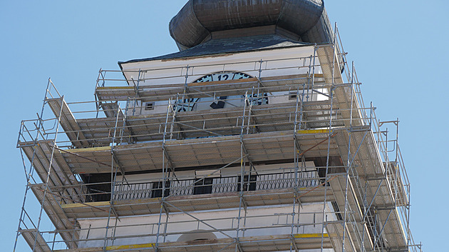 Central Europe's largest clock face to be renovated, Roman numerals excluded