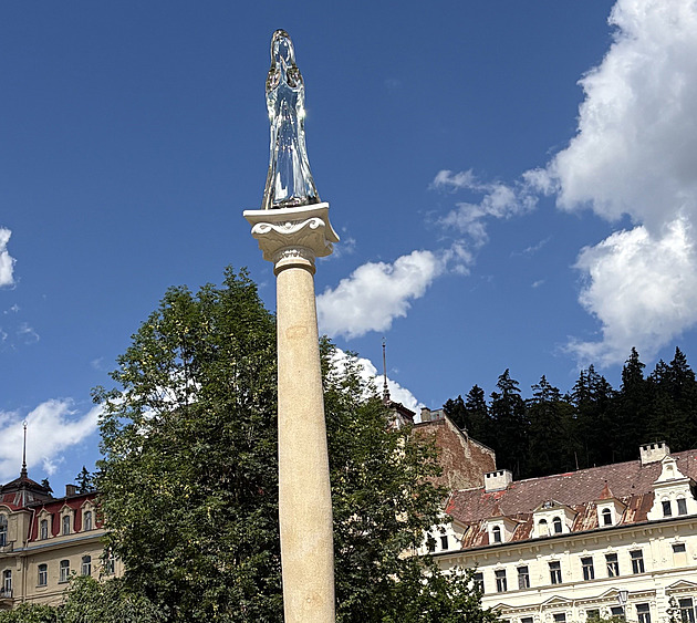 Crystal Virgin Mary Statue Becomes New Landmark in Czech Spa Town