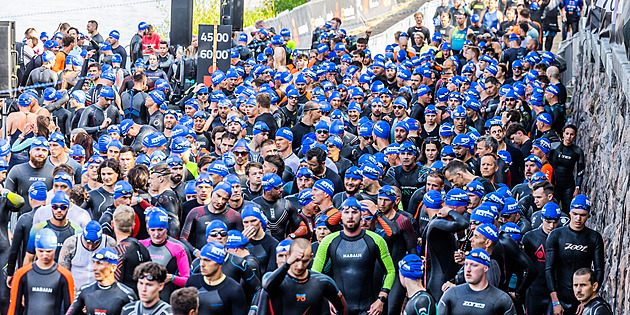 Bolest je jen chvilková! Při slavném závodu Ironman v Hradci se Labe jen vařilo