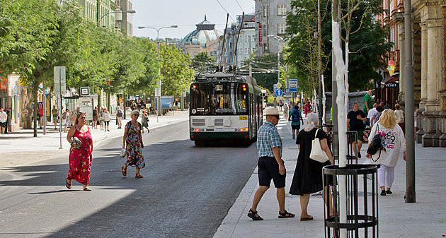 Modified Americká Street opens as Pilsen's first shared zone