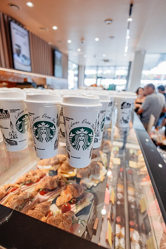 Starbucks roz�i�uje svou s� kav�ren o novou pobo�ku v Liberci.