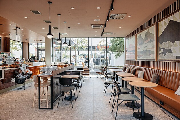Starbucks roz�i�uje svou s� kav�ren o novou pobo�ku v Liberci.