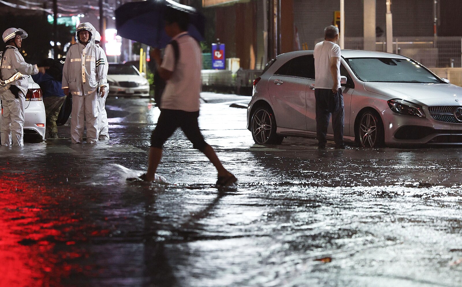 Po Číně přinesla bouře záplavovou pohromu i Japonsku. Srážky jsou rekordní | Svět