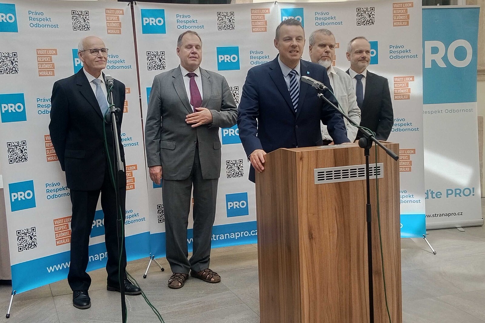 Rajchl jde do volebního souboje i s hnutím SPD svého partnera Okamury