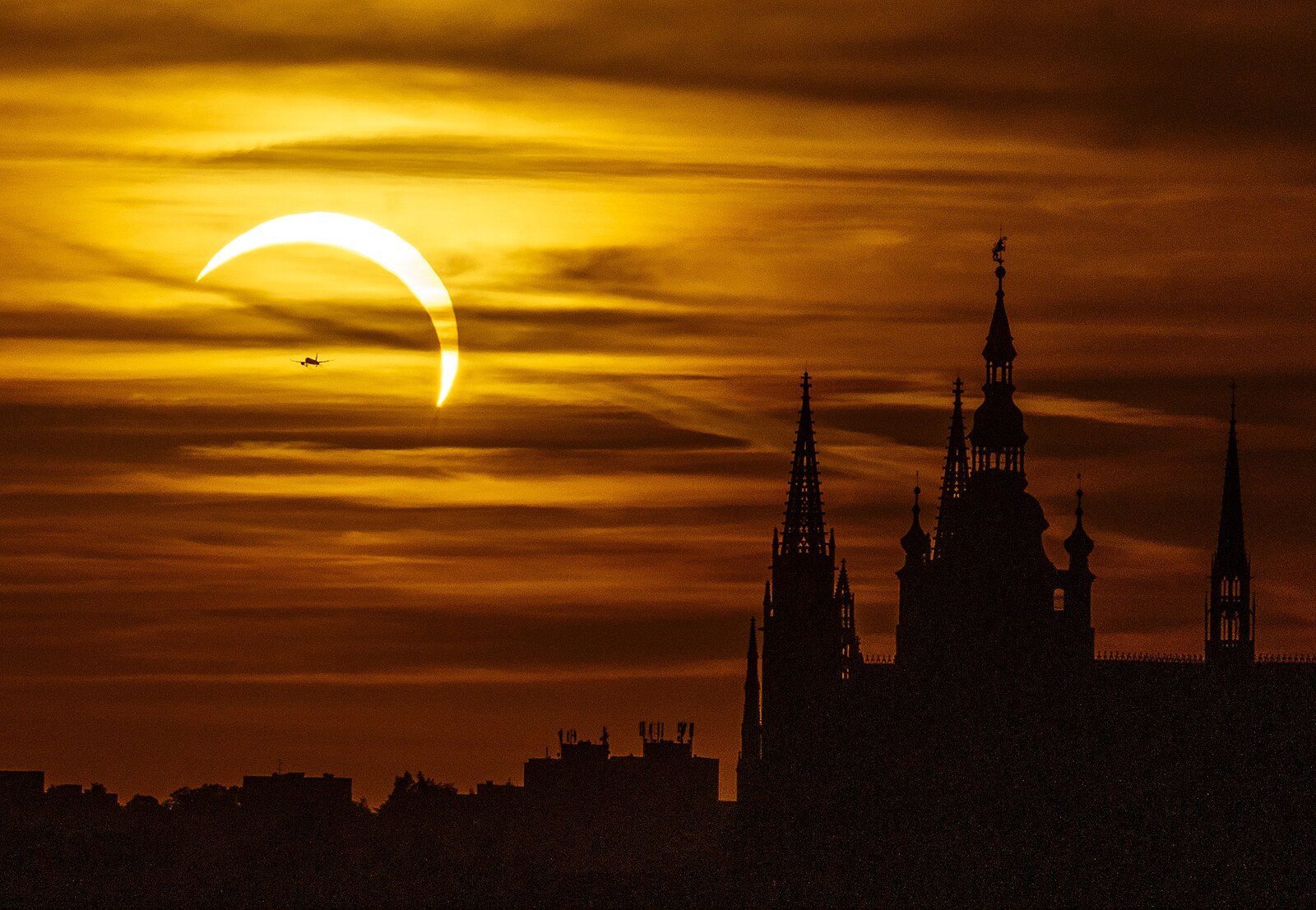 Česko pozorovalo zatmění Slunce, které pobláznilo půlku Evropy
