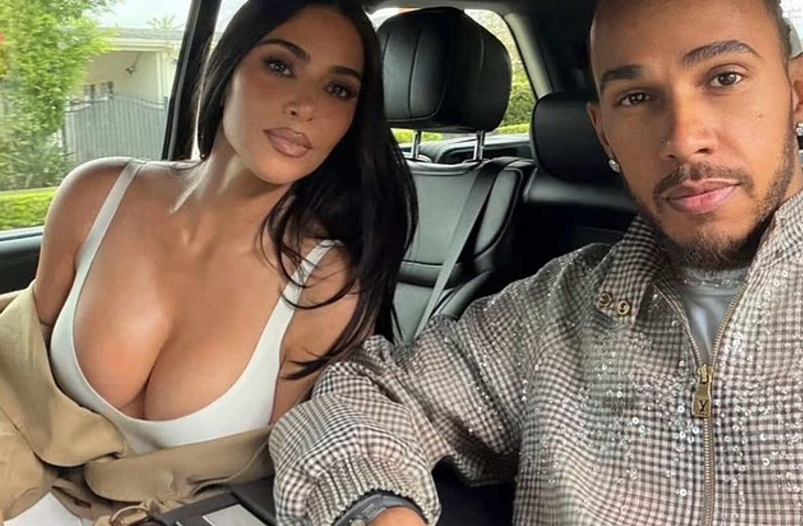 Kardashianová provokuje v bikinách. Jsem díky ní šťastnější, říká Lewis Hamilton | Magazín