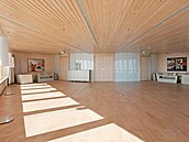 Ve 43. pat�e mají obyvatelé pln� p�ístupné vlastní fitness centrum, saunu a...
