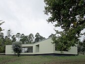 Architekti zachovali nejd�le�it�j�í stromy a d�m vlo�ili mezi n� místo toho,...