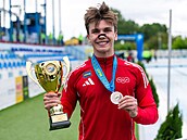 P�tiboja� Mat�j Luke� po zisku druhého místa na Sv�tovém poháru v Bulharsku.