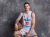 �íslo 27 má jediný �eský hrá� v NBA Vít Krej�í p�ipravené ve variant� bílé.