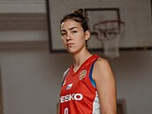 Julie Pospí�ilová pózuje b�hem natá�ení upoutávky na nové dresy �eských...