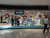 V OC Flora se 12. srpna otev�ela první prodejná dánského �et�zce Normal. (11....