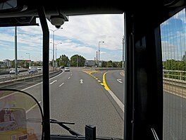 Trasa autobusu linky 145, který spojí Prahu 6 a Prahu 8 jízdou tunelem Blanka...