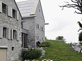 Ta lokalita s opu�t�ným statkem, místo zvané Kanalski Lom, geograficky na...