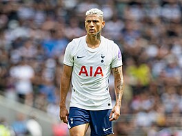 �ádná zásadní zm�na, Tottenham se u domácího dresu dr�í osv�d�ené klasiky, tedy...